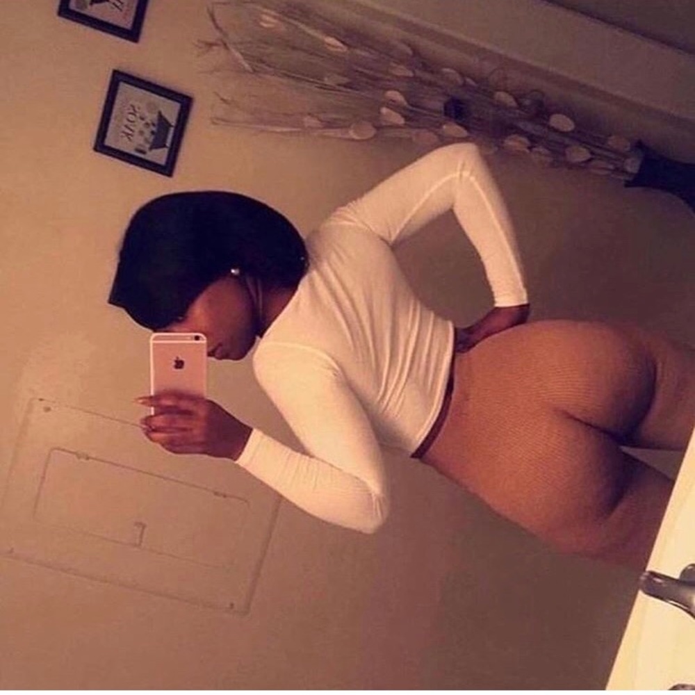 Meet your Posher, Charae